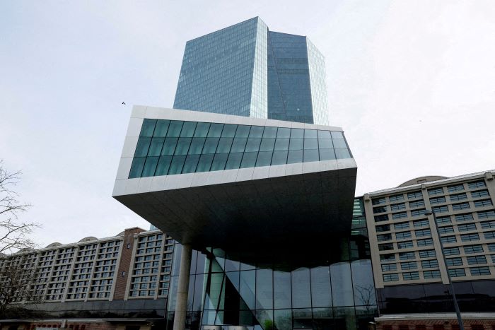 Central Bank evaluates reduction timing as ECB maintains rates