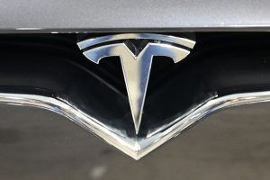 Tesla Shares Rebound as Analysts See Path to Record Highs